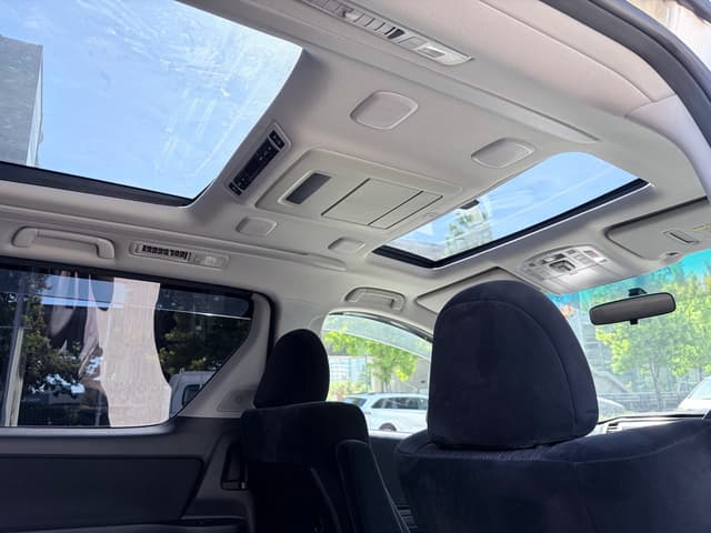 2008 Toyota Alphard JDM car for sale — photo 11 of 17