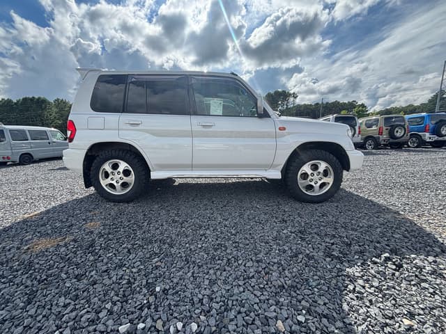 2000 Mitsubishi Pajero JDM car for sale — photo 12 of 12