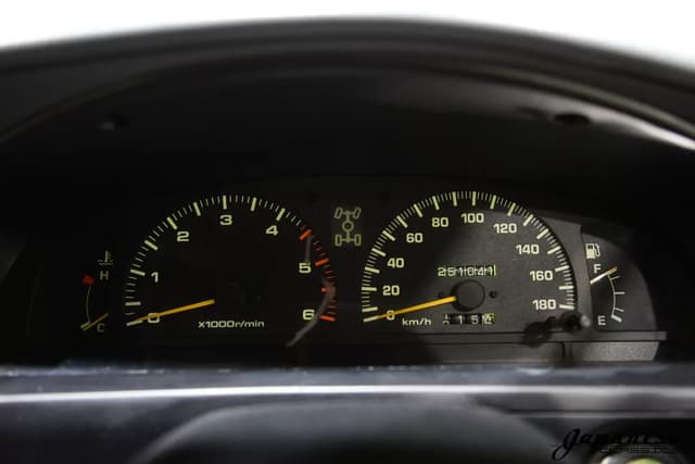 1997 Toyota Hilux JDM car for sale — photo 14 of 25
