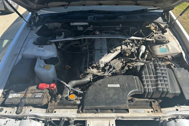1996 Nissan Gloria JDM car for sale — photo 5 of 8