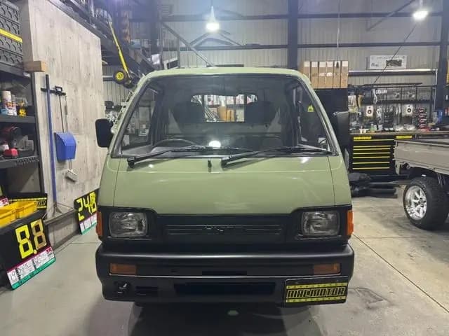 1993 Daihatsu Hijet JDM car for sale — photo 2 of 25