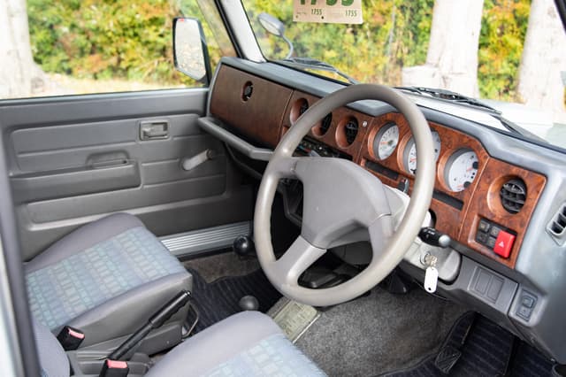 1997 Suzuki Jimny JDM car for sale — photo 8 of 15
