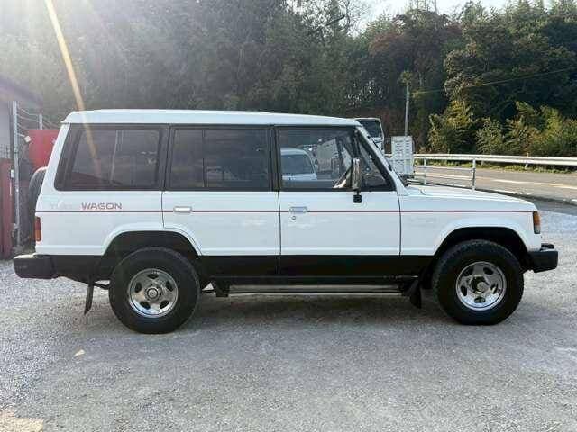 1987 Mitsubishi Pajero JDM car for sale — photo 4 of 20