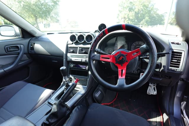 1998 Nissan Skyline JDM car for sale — photo 15 of 18