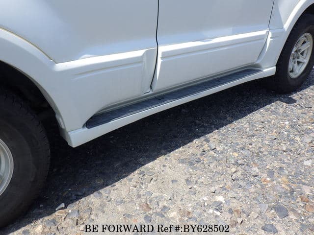 2005 Mitsubishi Pajero JDM car for sale — photo 23 of 25