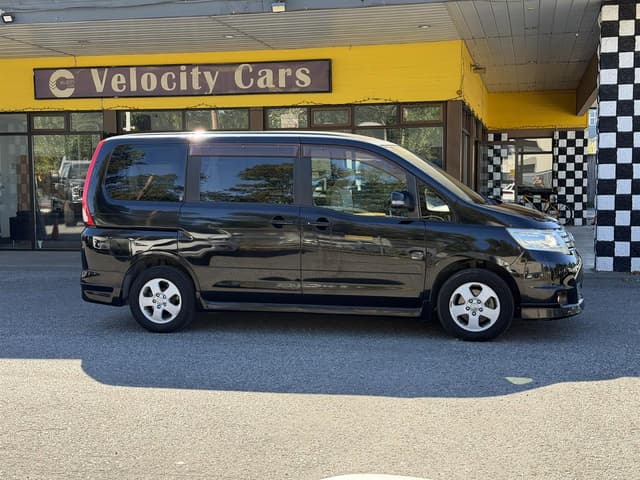 2008 Nissan Serena JDM car for sale — photo 8 of 19