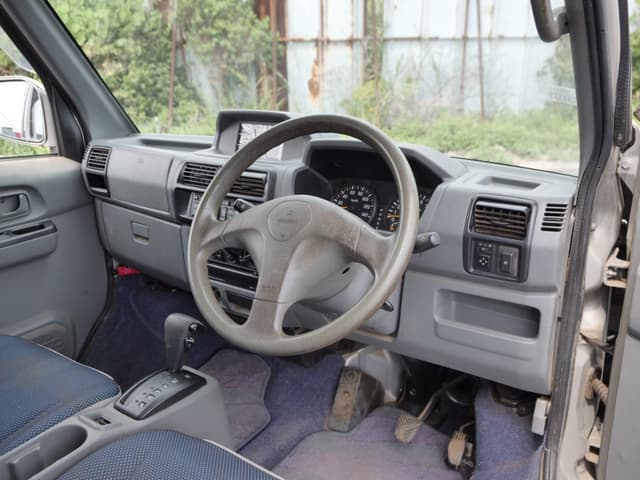 2001 Mitsubishi Town Box JDM car for sale — photo 25 of 25