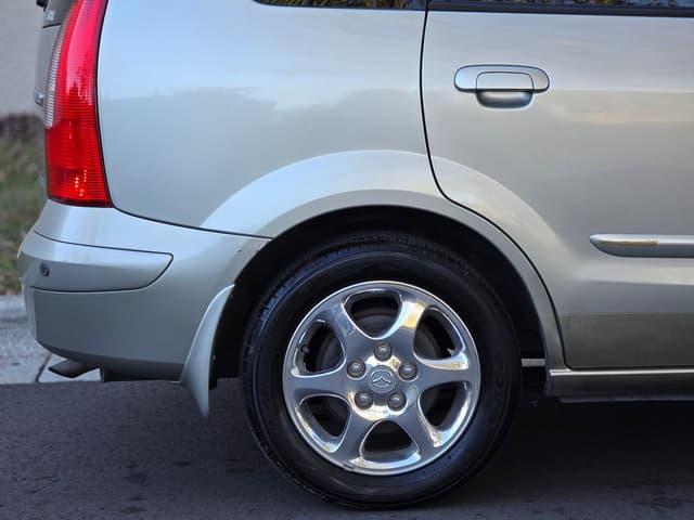2000 Mazda Premacy JDM car for sale — photo 17 of 25