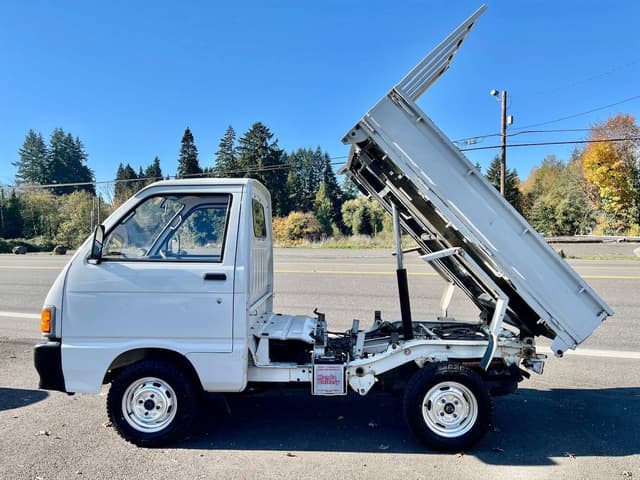 1992 Daihatsu Hijet JDM car for sale — photo 9 of 25