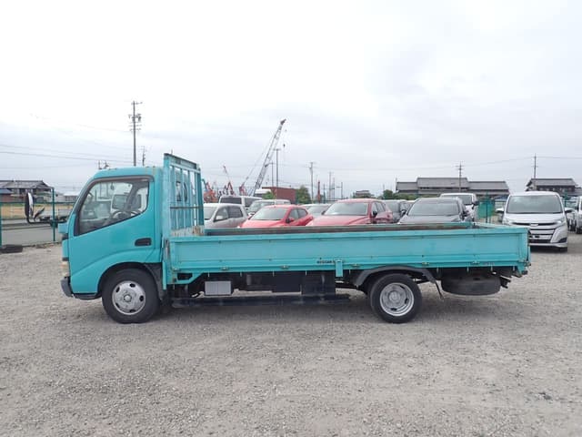 2004 Toyota Dyna JDM car for sale — photo 2 of 10