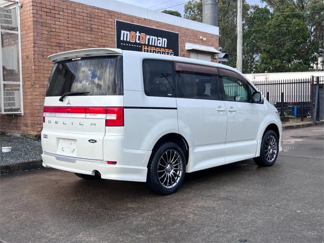 2007 Mitsubishi Delica JDM car for sale — photo 6 of 17