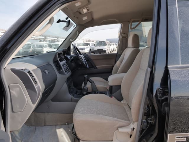 2001 Mitsubishi Pajero JDM car for sale — photo 24 of 25