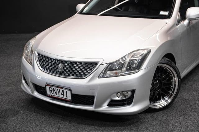 2008 Toyota Crown JDM car for sale — photo 2 of 18