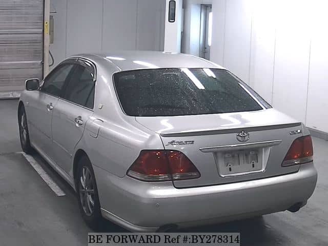2004 Toyota Crown JDM car for sale — photo 4 of 6