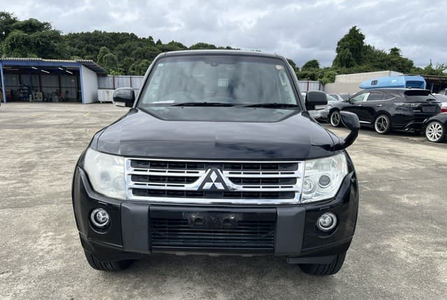 2011 Mitsubishi Pajero JDM car for sale — photo 8 of 25