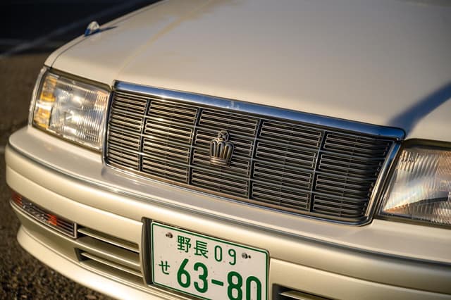 1996 Toyota Crown JDM car for sale — photo 10 of 24