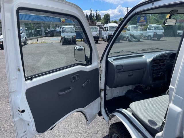 1996 Daihatsu Hijet JDM car for sale — photo 21 of 25