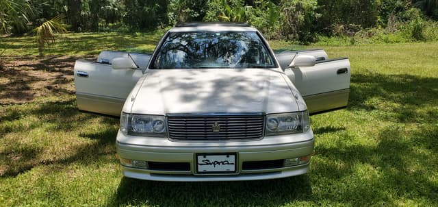 1997 Toyota Crown JDM car for sale — photo 4 of 15