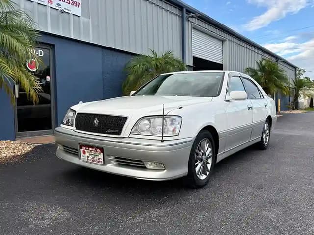 1999 Toyota Crown JDM car for sale — photo 2 of 21