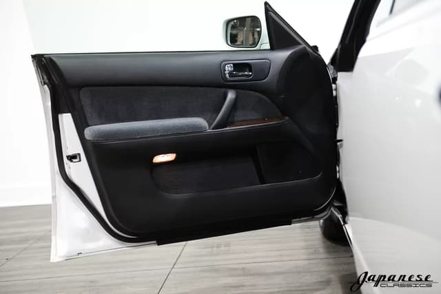 1996 Nissan Gloria JDM car for sale — photo 17 of 25