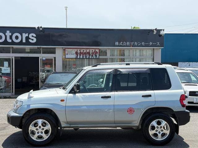 1998 Mitsubishi Pajero JDM car for sale — photo 8 of 20