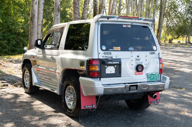 1997 Mitsubishi Pajero JDM car for sale — photo 4 of 13
