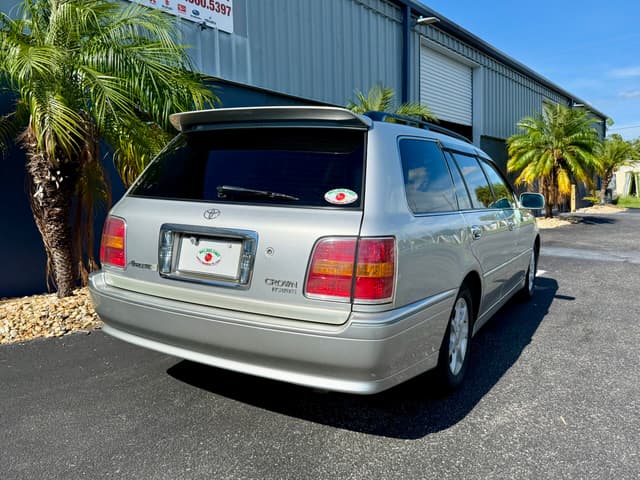 2000 Toyota Crown JDM car for sale — photo 7 of 18