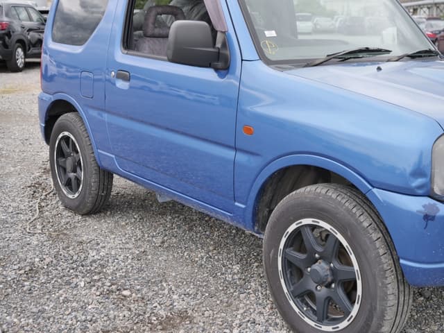 2002 Suzuki Jimny JDM car for sale — photo 10 of 25