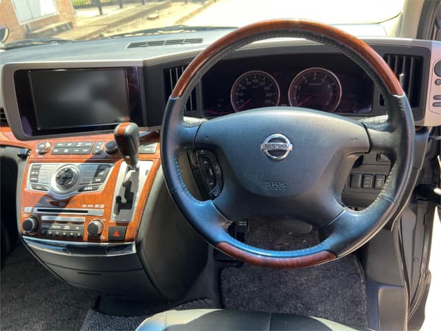 2009 Nissan Elgrand JDM car for sale — photo 11 of 16
