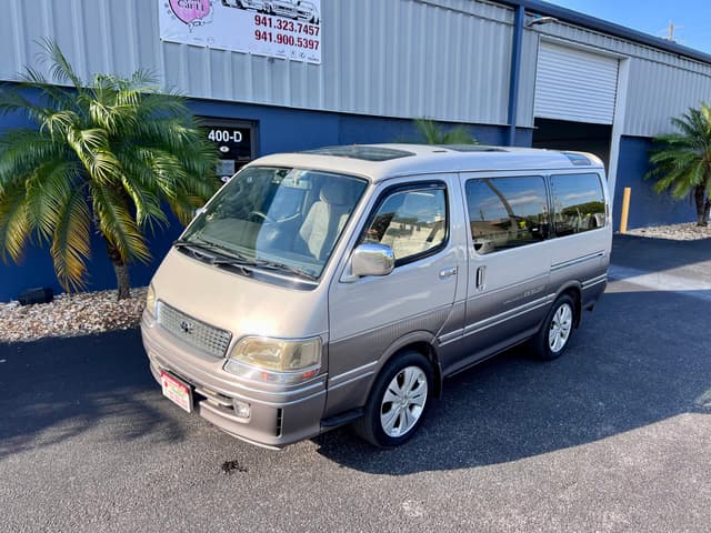 1996 Toyota HiAce JDM car for sale — photo 3 of 22