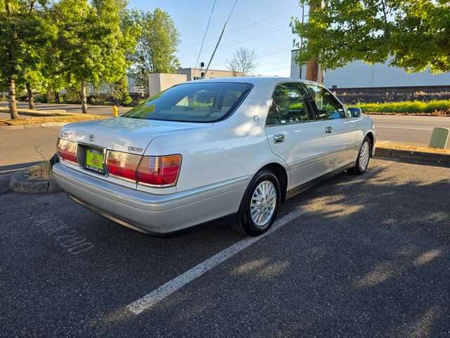 1999 Toyota Crown JDM car for sale — photo 5 of 13