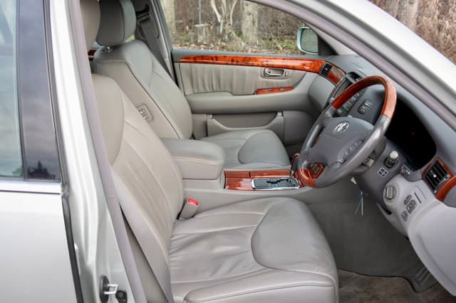 2001 Toyota Celsior JDM car for sale — photo 12 of 18