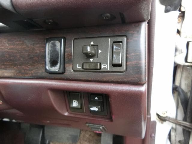 1988 Nissan Gloria JDM car for sale — photo 23 of 25