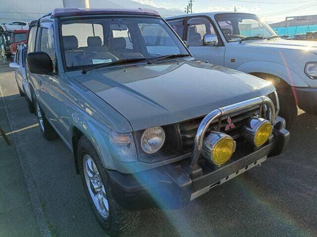 1992 Mitsubishi Pajero JDM car for sale — photo 6 of 8