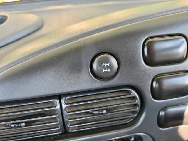 1995 Daihatsu JDM car for sale — photo 11 of 16