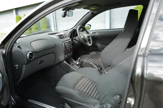 2004 Alfa Romeo JDM car for sale — photo 7 of 12