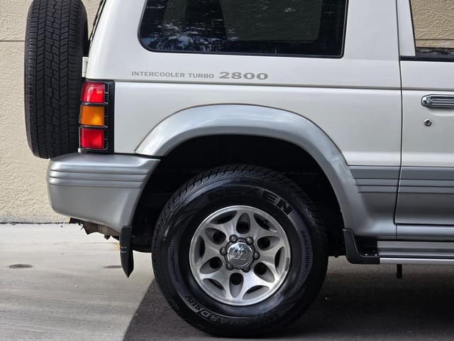 1997 Mitsubishi Pajero JDM car for sale — photo 3 of 25