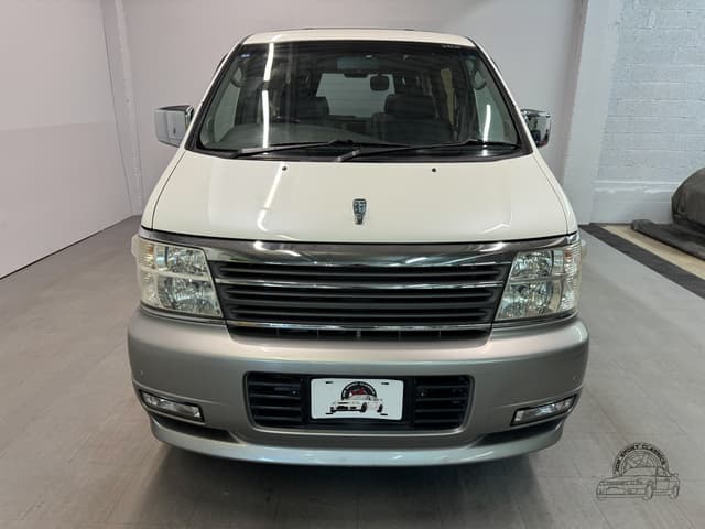 2001 Nissan Elgrand JDM car for sale — photo 7 of 25