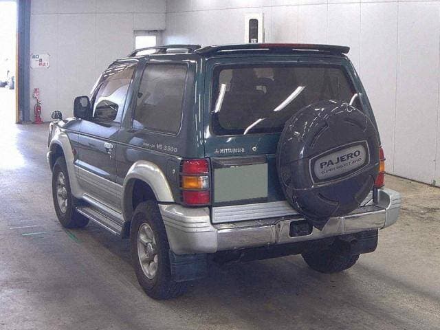 1995 Mitsubishi Pajero JDM car for sale — photo 2 of 5