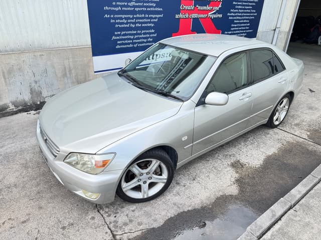 1998 Toyota Altezza JDM car for sale — photo 7 of 25