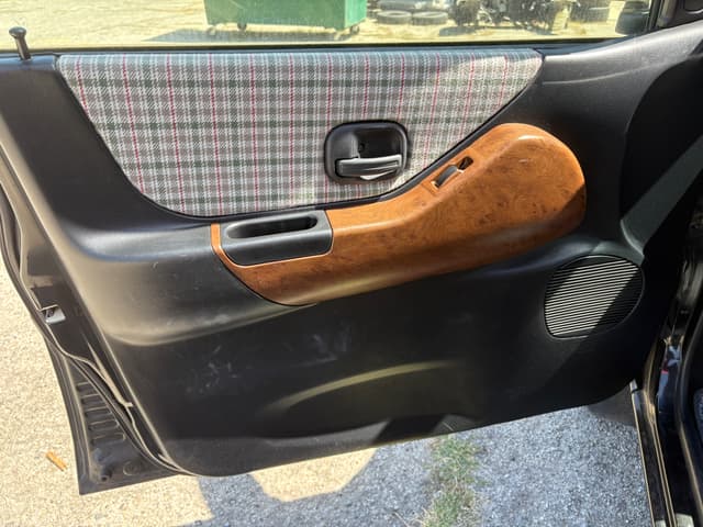 1997 Mitsubishi Toppo JDM car for sale — photo 22 of 25
