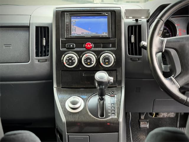 2009 Mitsubishi Delica JDM car for sale — photo 16 of 25