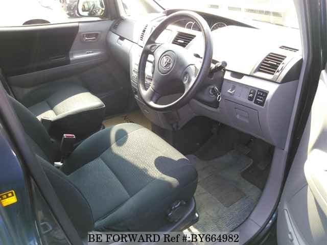 2005 Toyota Noah JDM car for sale — photo 4 of 8