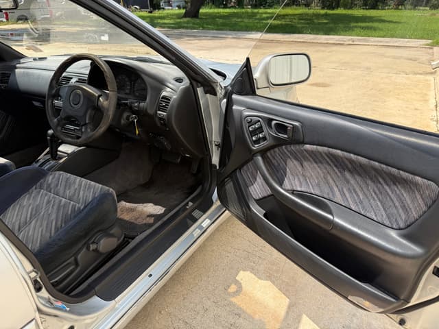1996 Subaru Legacy JDM car for sale — photo 17 of 22