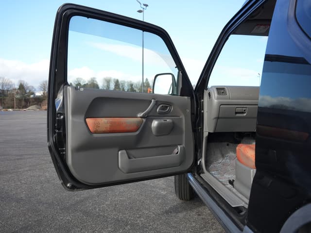 1999 Suzuki Jimny JDM car for sale — photo 8 of 19