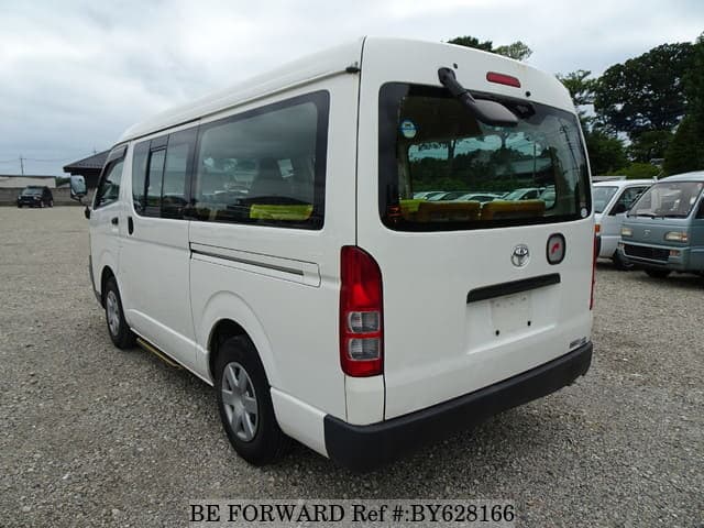 2009 Toyota HiAce JDM car for sale — photo 3 of 25