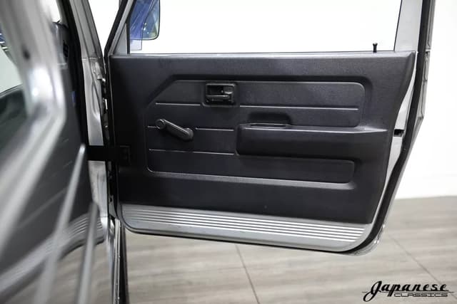 1995 Suzuki Jimny JDM car for sale — photo 18 of 25