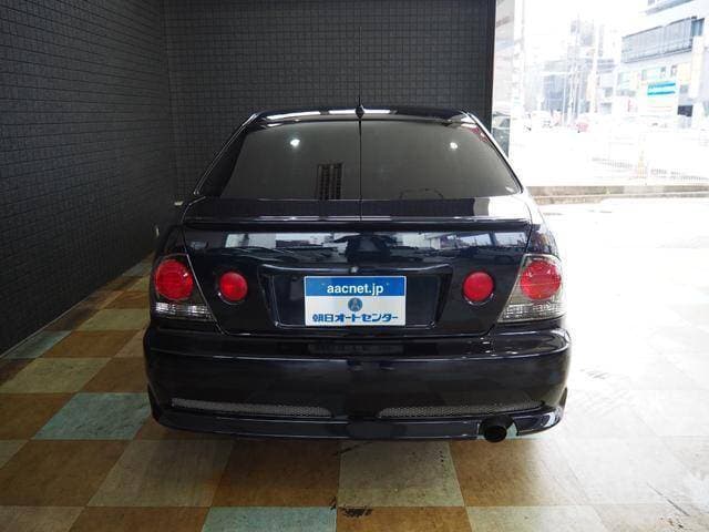 2001 Toyota Altezza JDM car for sale — photo 2 of 20