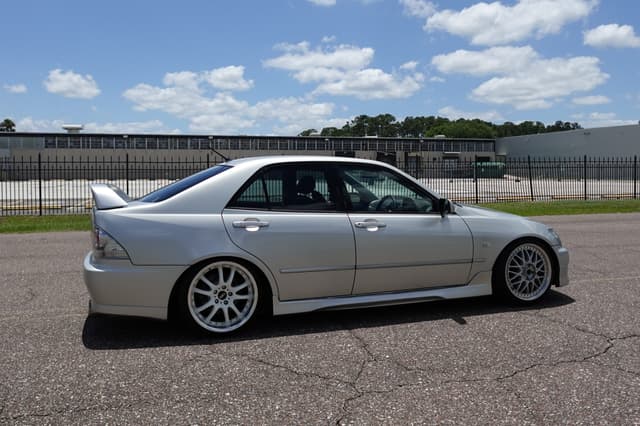1998 Toyota Altezza JDM car for sale — photo 7 of 19