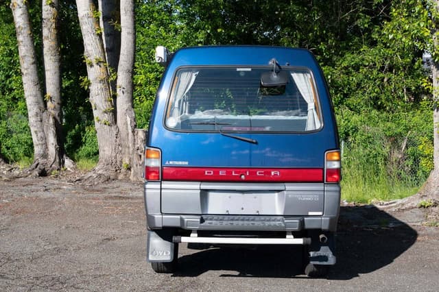 1999 Mitsubishi Delica JDM car for sale — photo 6 of 19